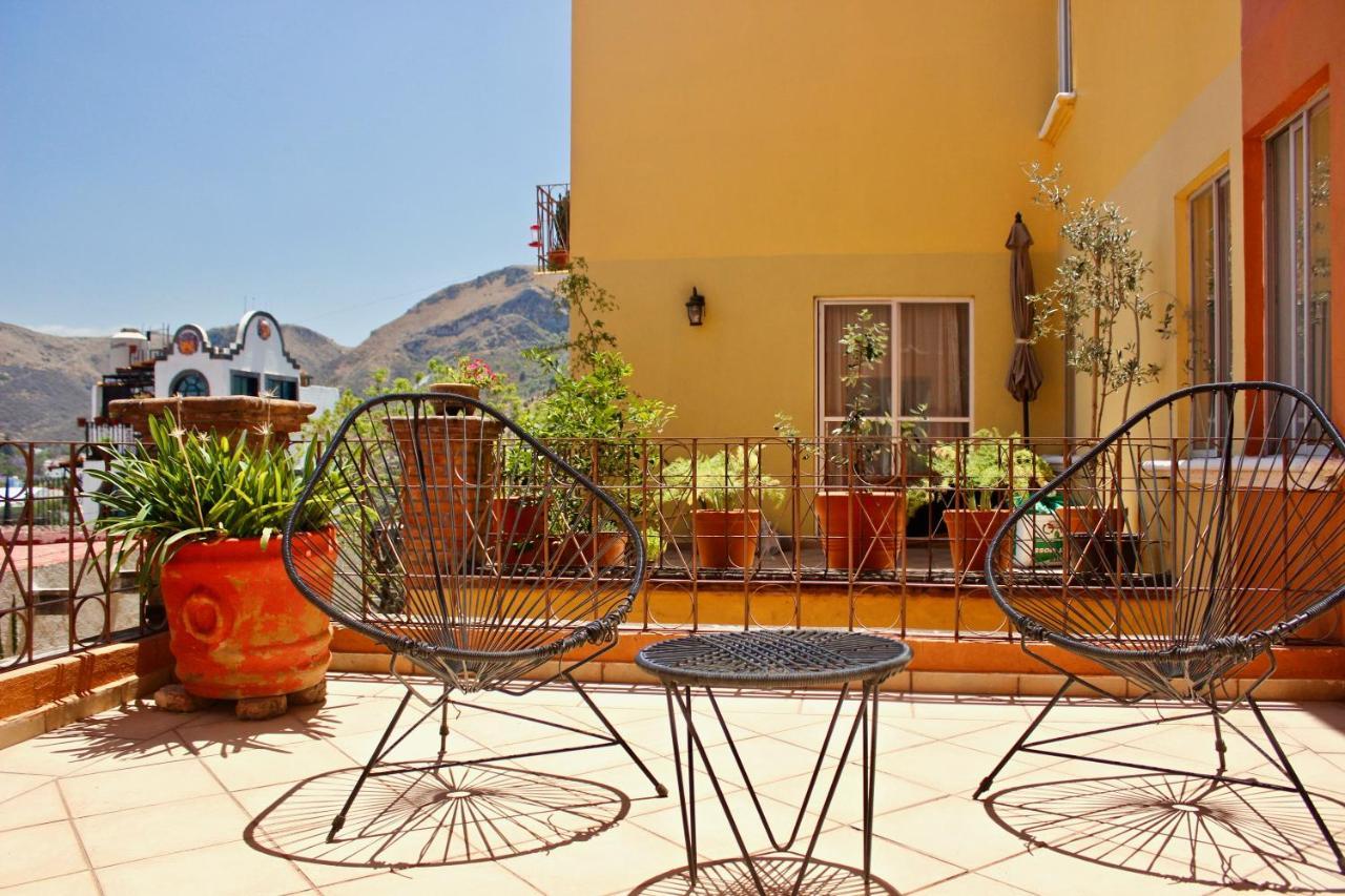 Colorful Family With Terrace And Free Parking Guanajuato