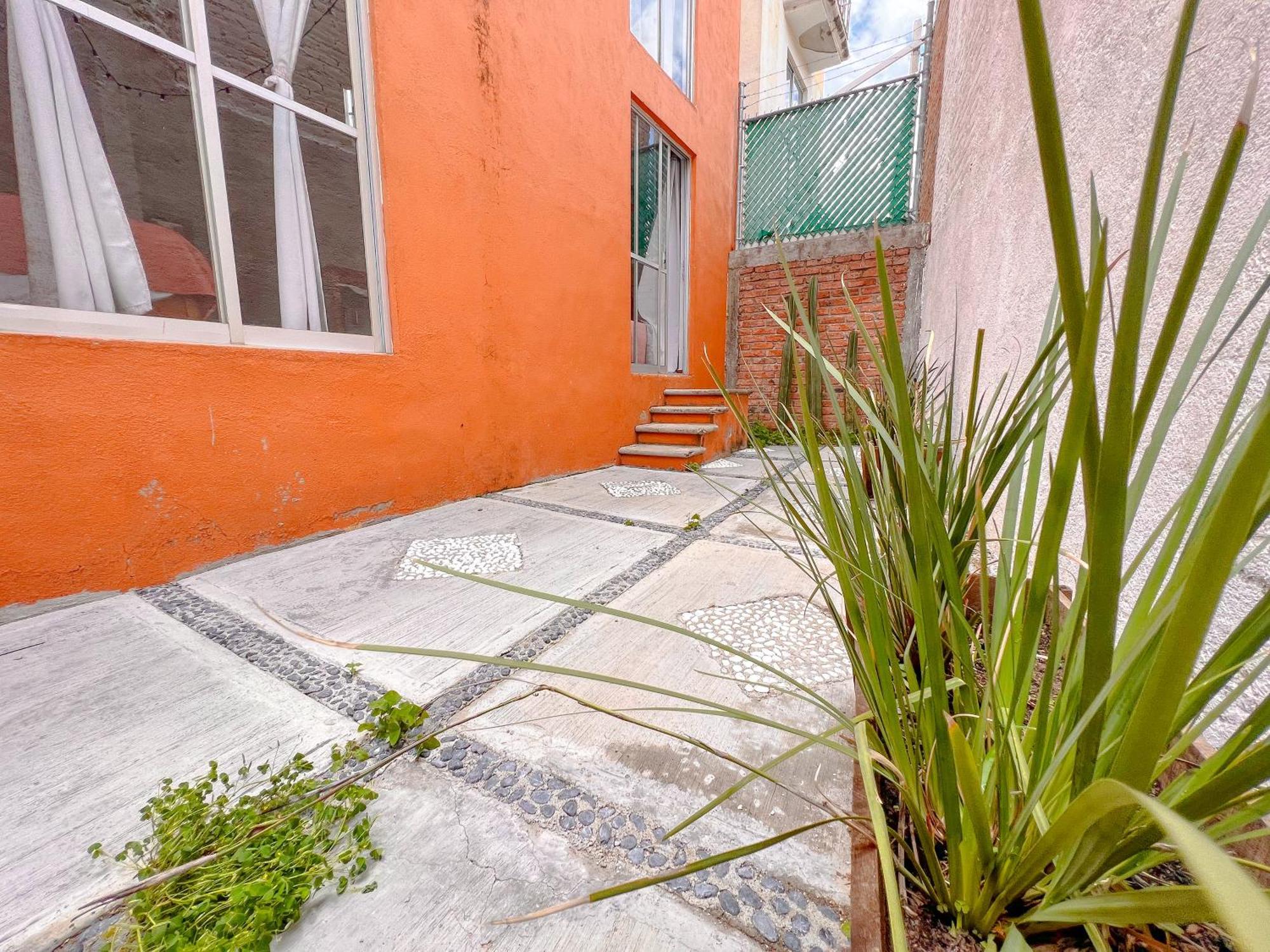 Colorful Family With Terrace And Free Parking Guanajuato
